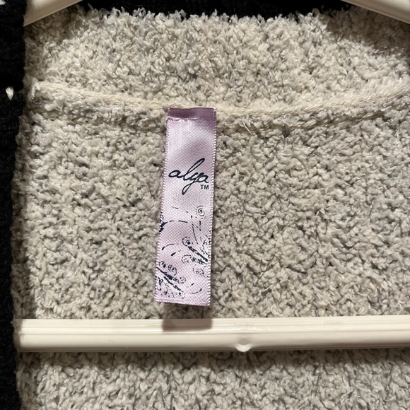 Alya Chenille Cozy Creme Open Front Long Line Cardigan - Size Small - Picture 11 of 12